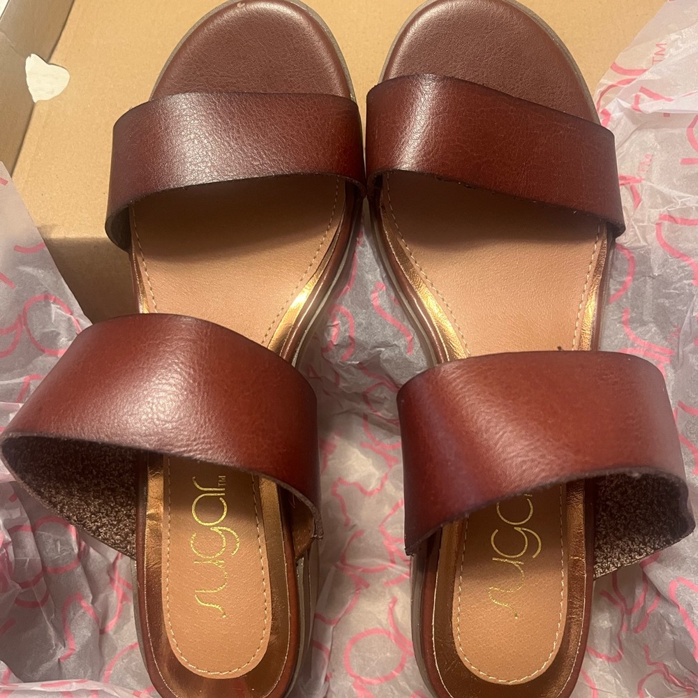 Sandals - Picture 2 of 6
